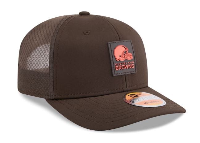 Adult Cleveland Browns New Era Brown 2025 NFL Sideline 9SEVENTY Adjustable Trucker Hat - Men's - Image 4