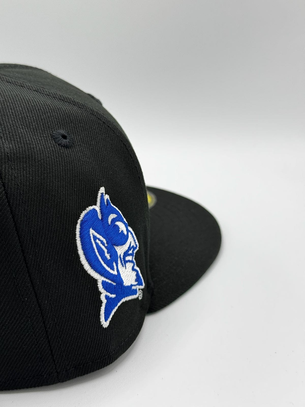 Adult Duke Blue Devils New Era Black NCAA 'Blue Bloods' Custom 59FIFTY Fitted Hat - Men's - Image 2