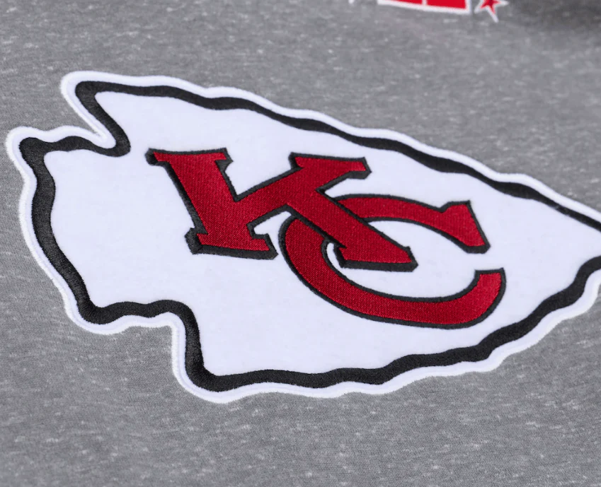 Adult Kansas City Chiefs Mitchell & Ness Gray Winning Streak Fleece Hooded Sweatshirt - Men's - Image 3