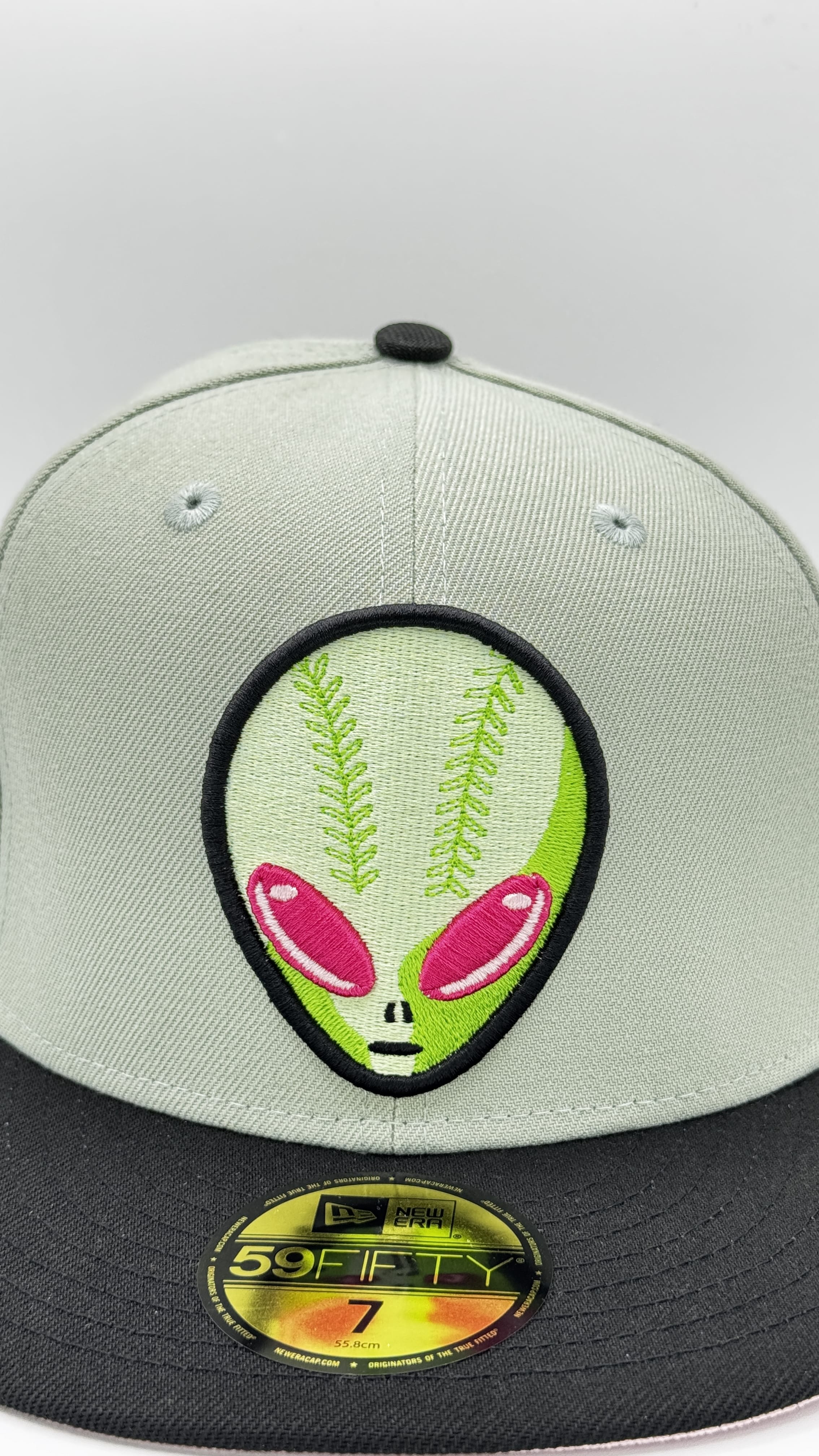 Adult Las Vegas 51s New Era Green & Black 'The Alien' Custom 59FIFTY Fitted Hat - Men's - Image 2