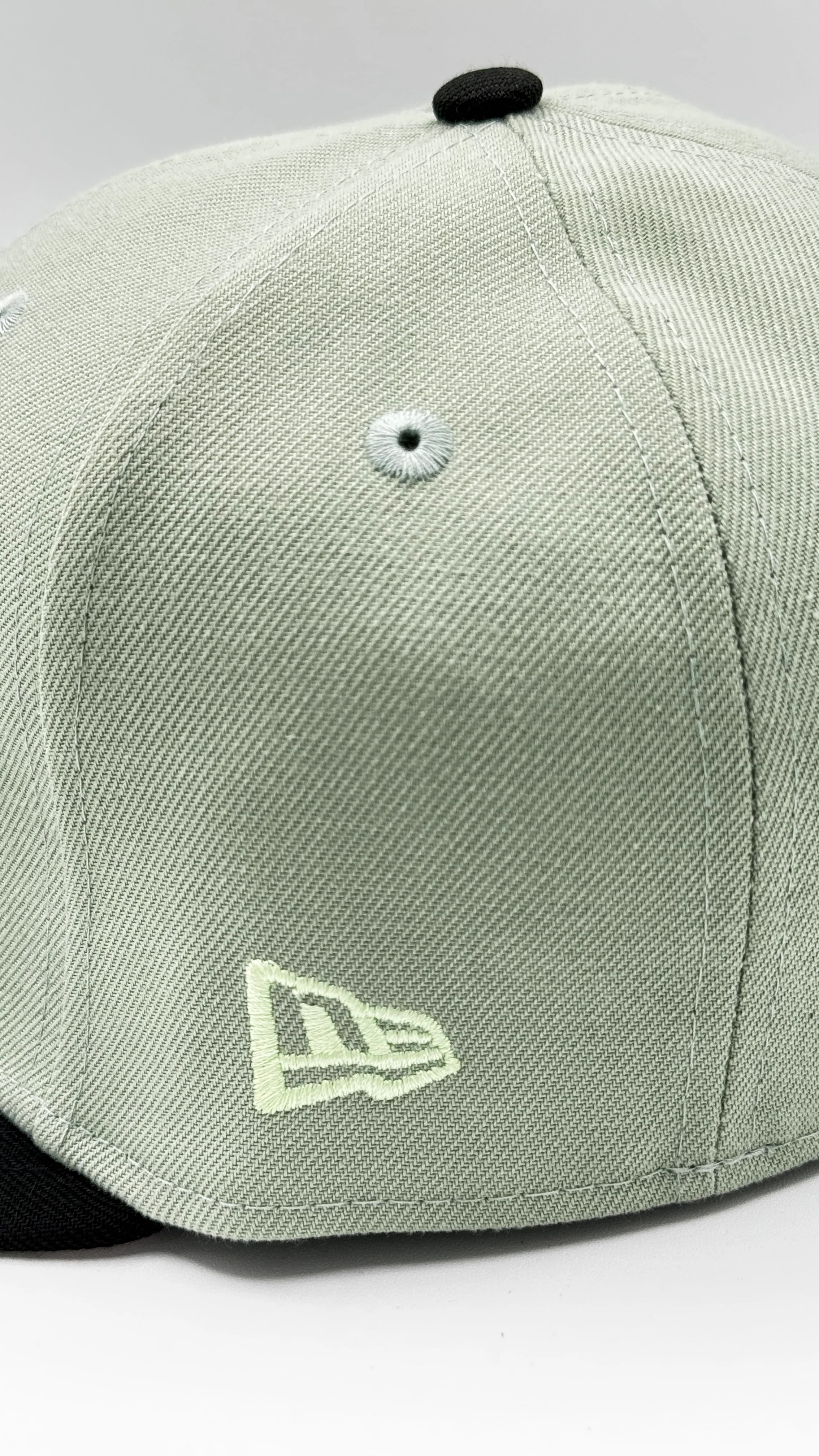 Adult Las Vegas 51s New Era Green & Black 'The Alien' Custom 59FIFTY Fitted Hat - Men's - Image 4