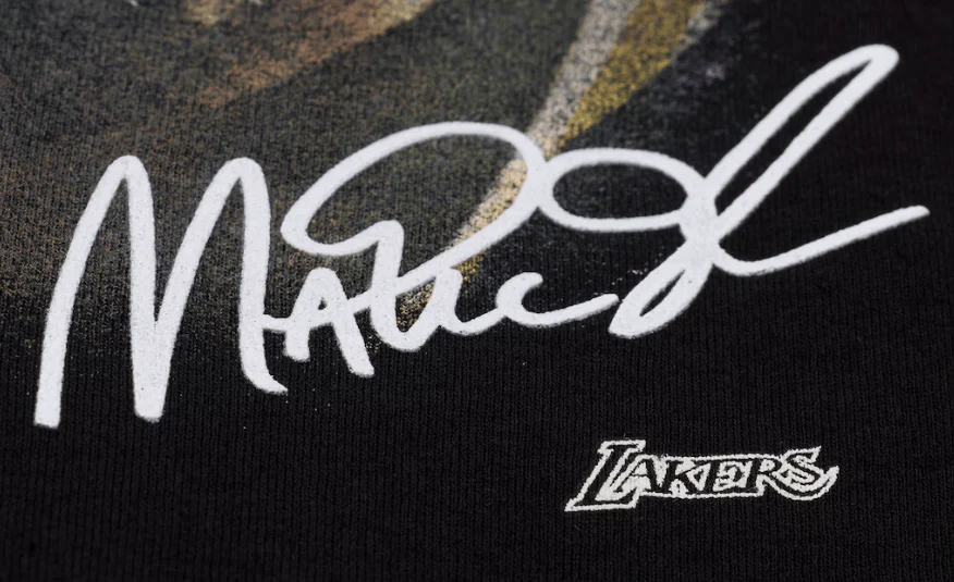 Adult Magic Johnson Los Angeles Lakers Mitchell & Ness Black Real NBA Big Face T-Shirt - Men's - Image 4