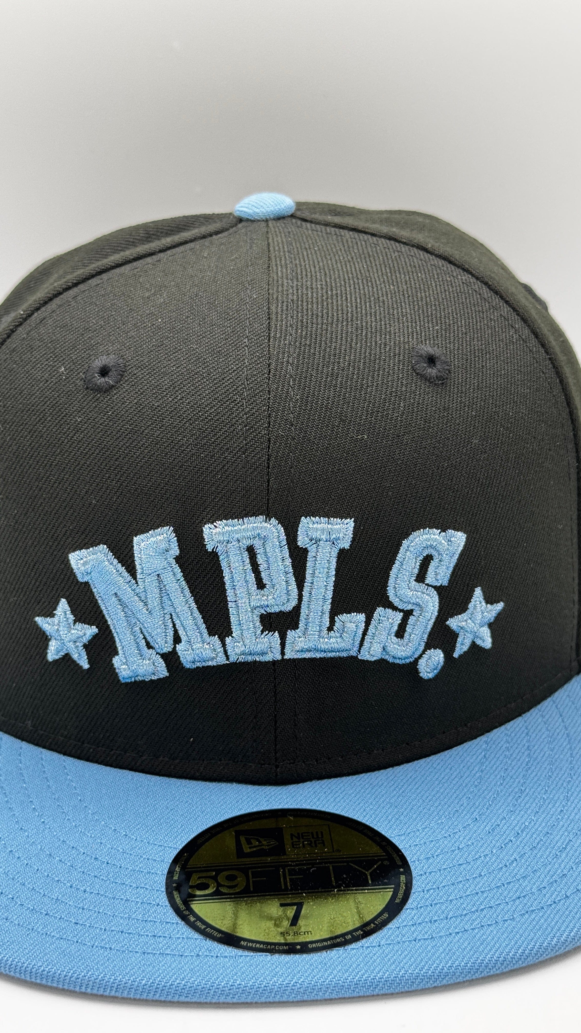 Adult Minneapolis Lakers New Era Black & Blue Custom Side Patch 59FIFTY Fitted Hat - Men's - Image 2