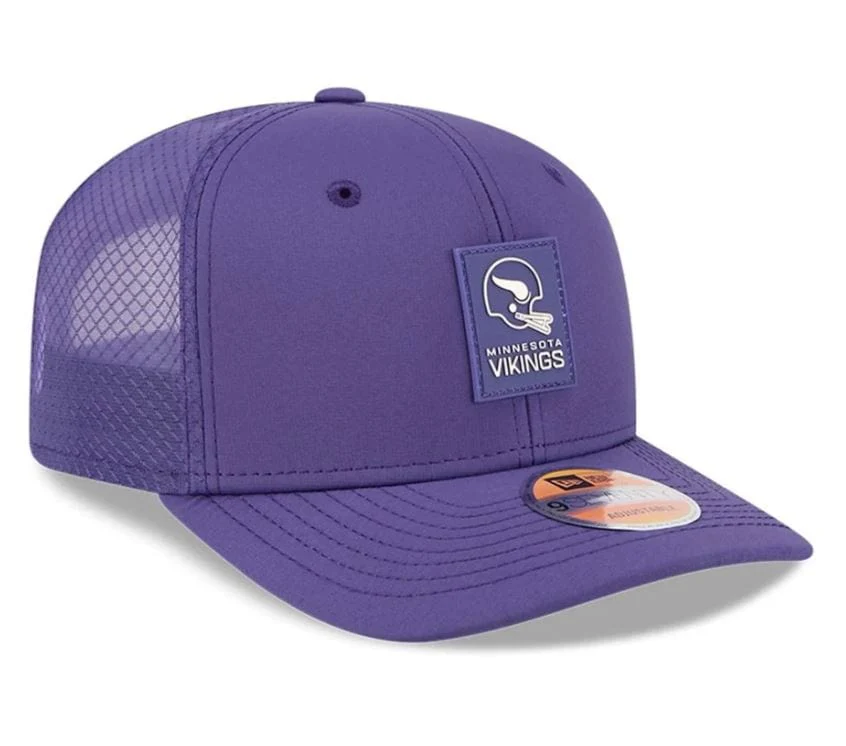 Adult Minnesota Vikings New Era Purple 2025 NFL Sideline Helmet 9SEVENTY Adjustable Trucker Hat - Men's - Image 4