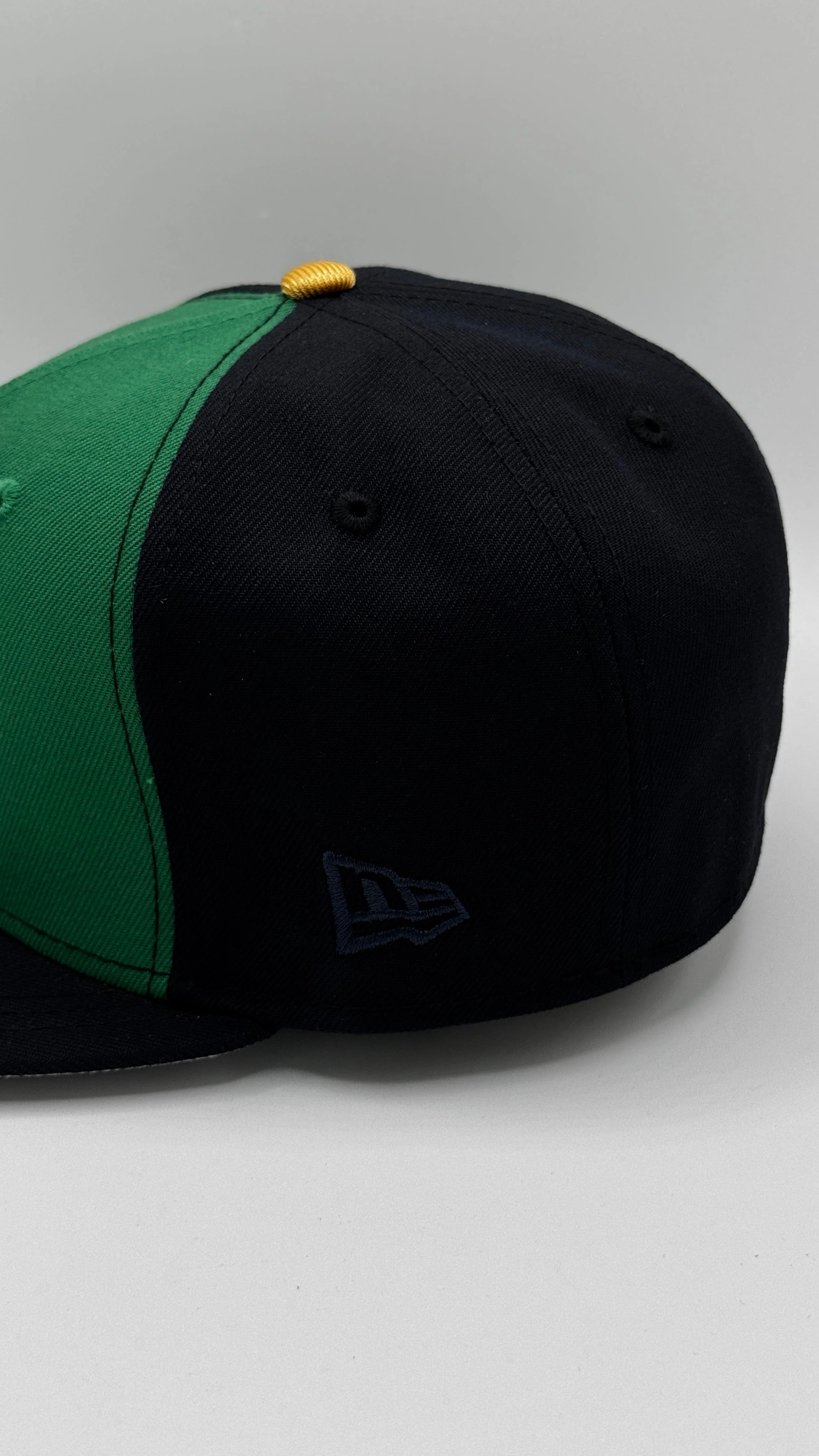 Adult Notre Dame Fighting Irish New Era Green/Navy NCAA 'For Lou' Custom 59FIFTY Fitted Hat - Men's - Image 3